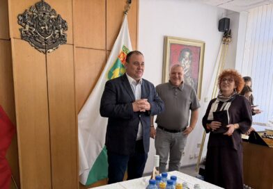 С тържественост и признателност отбелязаха 50-годишния юбилей на кмета на Раднево