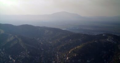 Панорамен изглед към град Брашов в Централна Румъния