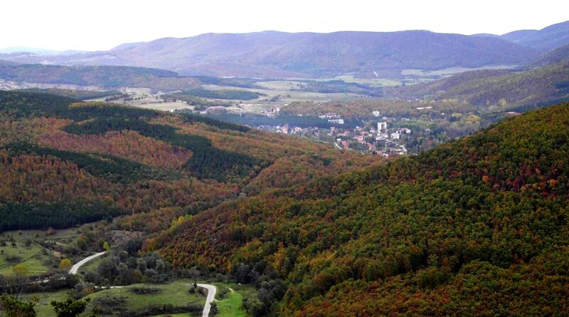 Общ изглед към курортното селище Старозагорски минерални бани