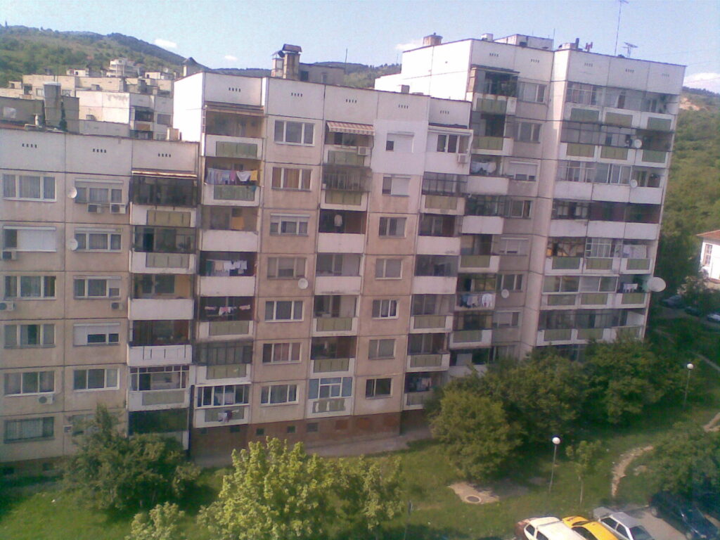 Многоетажни панелни жилищни блокове в квартал „Железник“ в Стара Загора