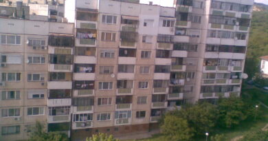 Многоетажни панелни жилищни блокове в квартал „Железник“ в Стара Загора